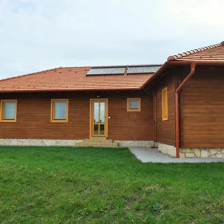 Majorka Vendeghaz * Diósjenő